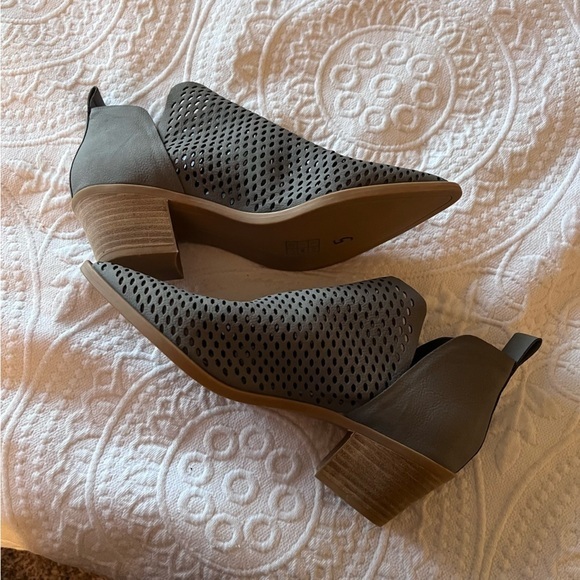 Dolce Vita Sher Perforated Bootie in Grey - Picture 4 of 6